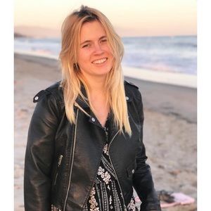 Meet your Posher, Emily